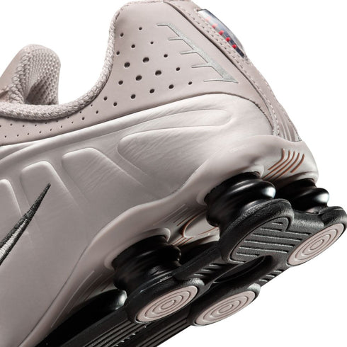 NIKE Shox R4 Mens Sneakers